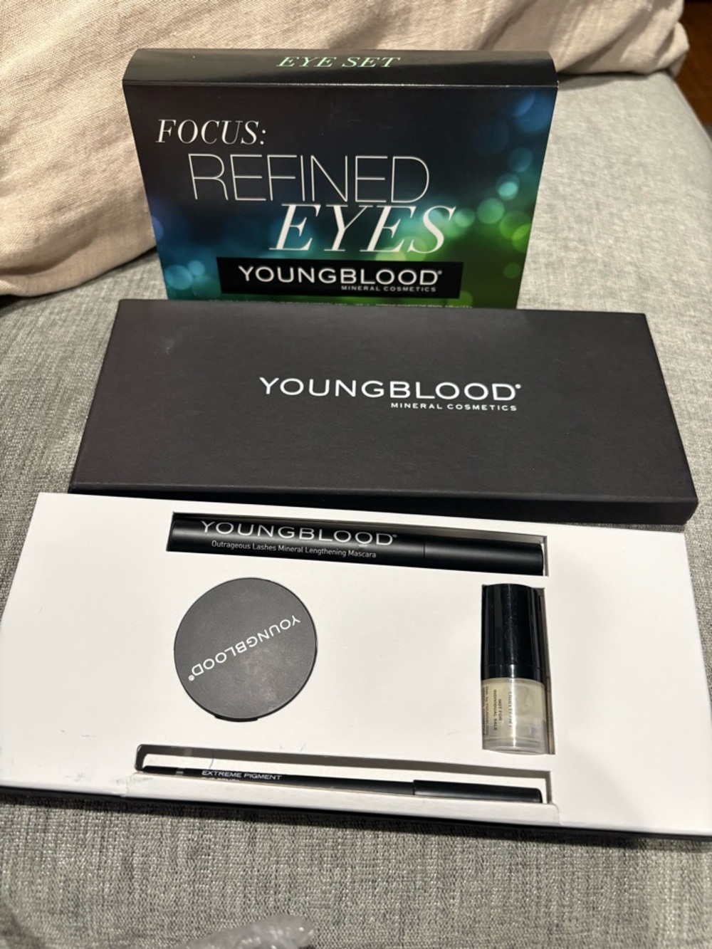 Refined Eyes Eye Set - Black